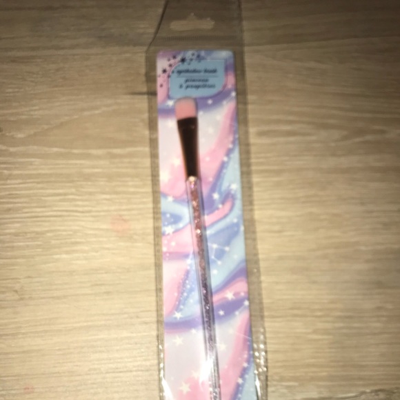 Unicorn eyeshadow brush - Picture 4 of 4